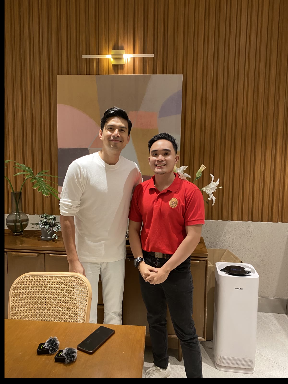 Aljohn dan Christian Bautista di balik layar rekaman tahun 2023
